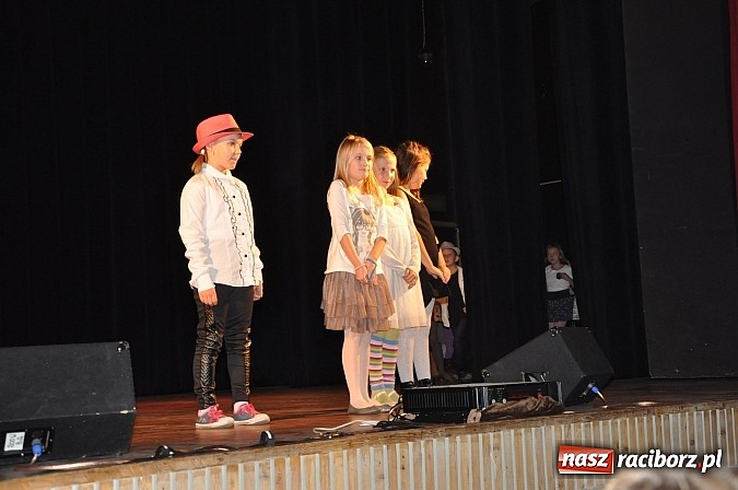 Zdjęcie w galerii na portalu naszraciborz.pl: Finał VII Konkursu Wokalnego Kuźnia Raciborska 2014 wiadomości z regionu