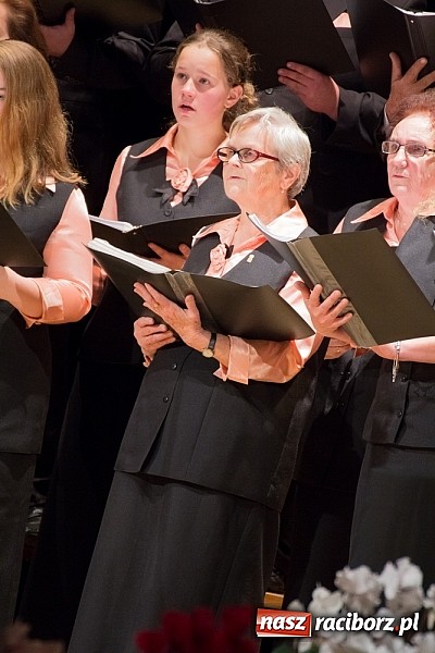 Zdjęcie w galerii na portalu naszraciborz.pl: Ch&oacute;r Juliusza Rogera zdobywcą Grand Prix Festiwalu Pieśni Ch&oacute;ralnej do sł&oacute;w Josepha von Eichendorffa wiadomości z regionu