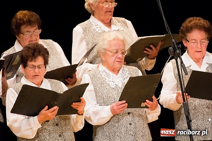 Zdjęcie w galerii na portalu naszraciborz.pl: Ch&oacute;r Juliusza Rogera zdobywcą Grand Prix Festiwalu Pieśni Ch&oacute;ralnej do sł&oacute;w Josepha von Eichendorffa wiadomości z regionu