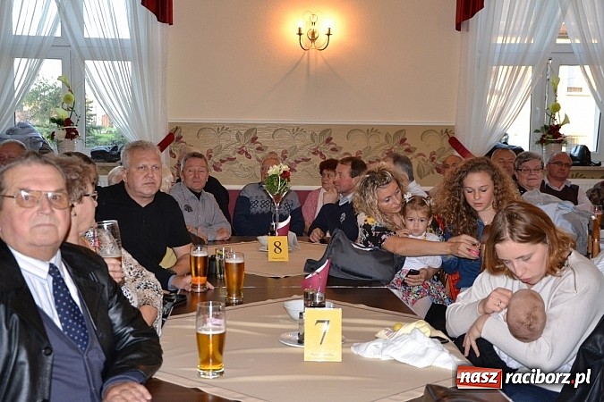 Zdjęcie w galerii na portalu naszraciborz.pl: Biesiada śląska w Zabełkowie - pełna sala w Gościńcu nad strumykiem wiadomości z regionu