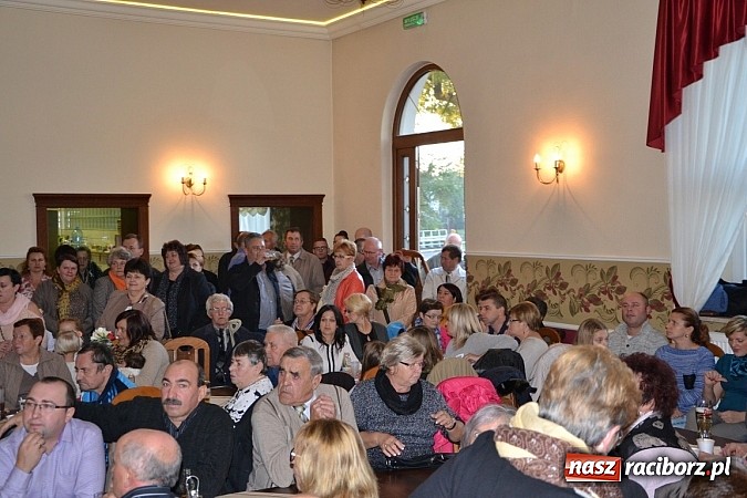 Zdjęcie w galerii na portalu naszraciborz.pl: Biesiada śląska w Zabełkowie - pełna sala w Gościńcu nad strumykiem wiadomości z regionu