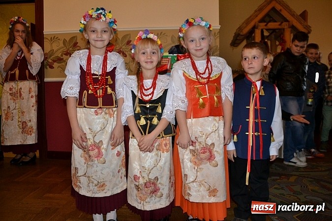 Zdjęcie w galerii na portalu naszraciborz.pl: Biesiada śląska w Zabełkowie - pełna sala w Gościńcu nad strumykiem wiadomości z regionu