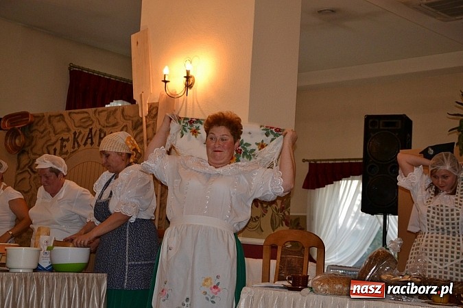 Zdjęcie w galerii na portalu naszraciborz.pl: Biesiada śląska w Zabełkowie - pełna sala w Gościńcu nad strumykiem wiadomości z regionu