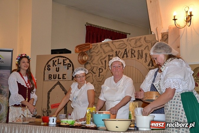 Zdjęcie w galerii na portalu naszraciborz.pl: Biesiada śląska w Zabełkowie - pełna sala w Gościńcu nad strumykiem wiadomości z regionu