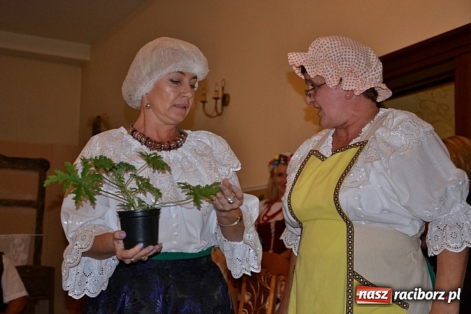 Zdjęcie w galerii na portalu naszraciborz.pl: Biesiada śląska w Zabełkowie - pełna sala w Gościńcu nad strumykiem wiadomości z regionu