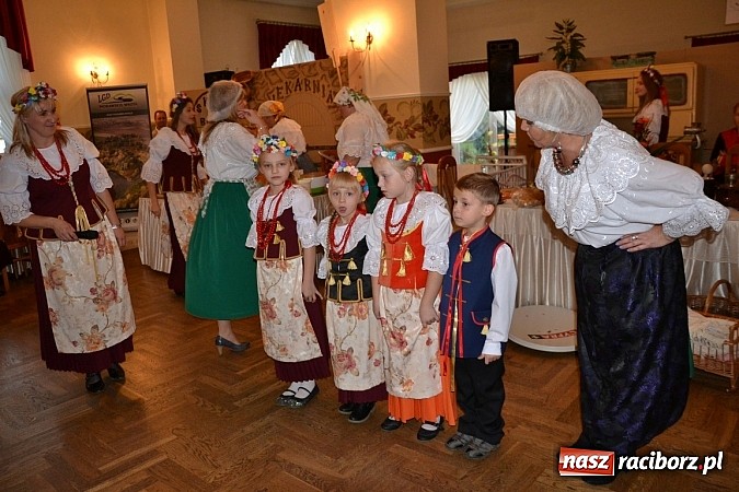 Zdjęcie w galerii na portalu naszraciborz.pl: Biesiada śląska w Zabełkowie - pełna sala w Gościńcu nad strumykiem wiadomości z regionu