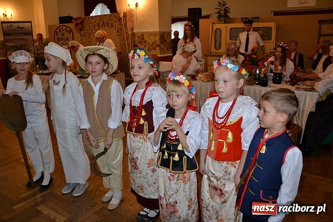 Zdjęcie w galerii na portalu naszraciborz.pl: Biesiada śląska w Zabełkowie - pełna sala w Gościńcu nad strumykiem wiadomości z regionu