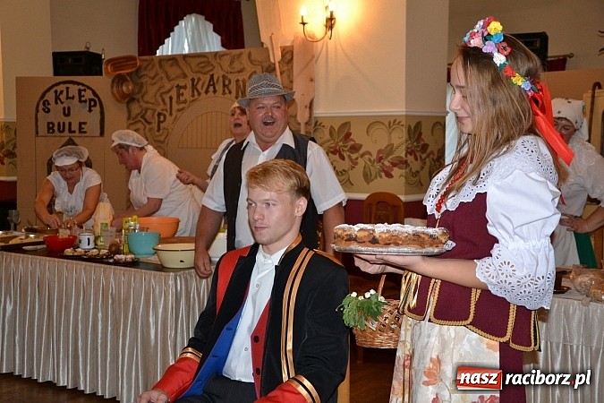 Zdjęcie w galerii na portalu naszraciborz.pl: Biesiada śląska w Zabełkowie - pełna sala w Gościńcu nad strumykiem wiadomości z regionu