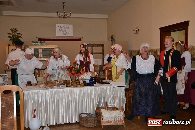 Zdjęcie w galerii na portalu naszraciborz.pl: Biesiada śląska w Zabełkowie - pełna sala w Gościńcu nad strumykiem wiadomości z regionu