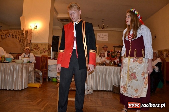 Zdjęcie w galerii na portalu naszraciborz.pl: Biesiada śląska w Zabełkowie - pełna sala w Gościńcu nad strumykiem wiadomości z regionu