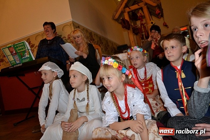 Zdjęcie w galerii na portalu naszraciborz.pl: Biesiada śląska w Zabełkowie - pełna sala w Gościńcu nad strumykiem wiadomości z regionu