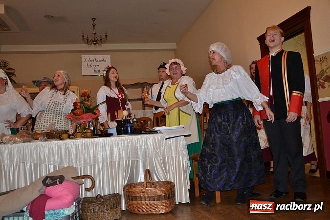 Zdjęcie w galerii na portalu naszraciborz.pl: Biesiada śląska w Zabełkowie - pełna sala w Gościńcu nad strumykiem wiadomości z regionu