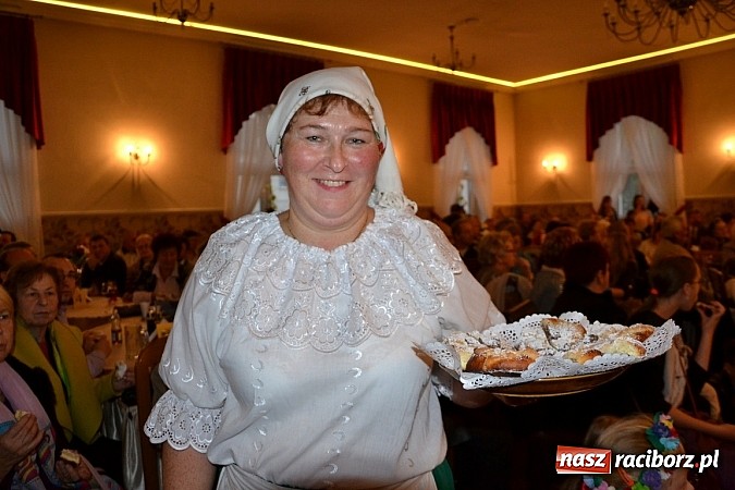 Zdjęcie w galerii na portalu naszraciborz.pl: Biesiada śląska w Zabełkowie - pełna sala w Gościńcu nad strumykiem wiadomości z regionu