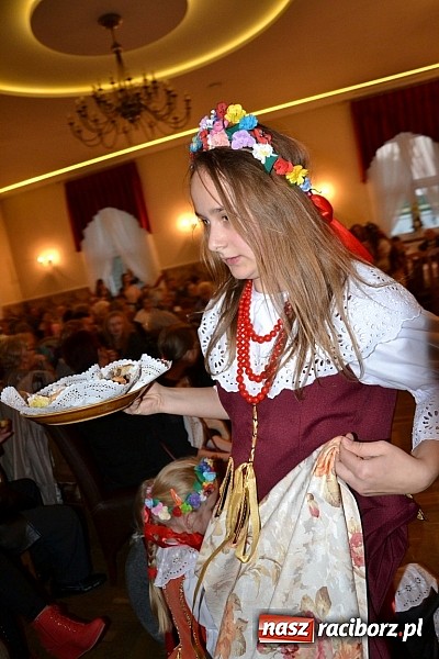 Zdjęcie w galerii na portalu naszraciborz.pl: Biesiada śląska w Zabełkowie - pełna sala w Gościńcu nad strumykiem wiadomości z regionu