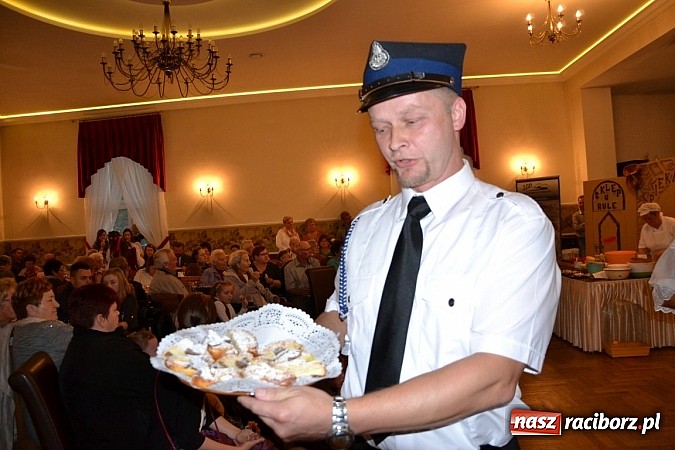 Zdjęcie w galerii na portalu naszraciborz.pl: Biesiada śląska w Zabełkowie - pełna sala w Gościńcu nad strumykiem wiadomości z regionu