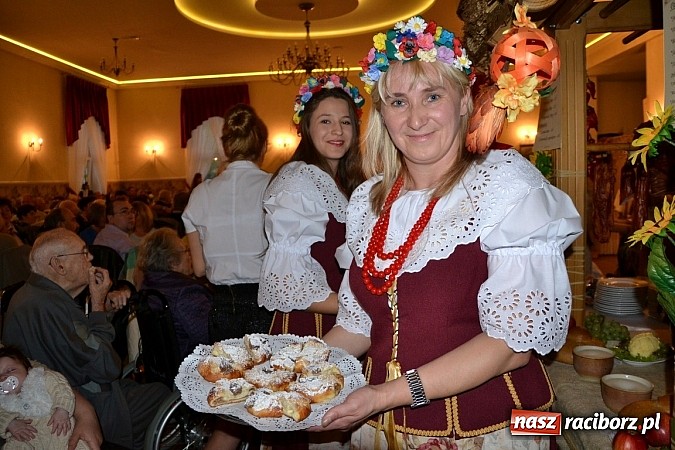 Zdjęcie w galerii na portalu naszraciborz.pl: Biesiada śląska w Zabełkowie - pełna sala w Gościńcu nad strumykiem wiadomości z regionu