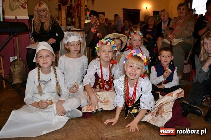 Zdjęcie w galerii na portalu naszraciborz.pl: Biesiada śląska w Zabełkowie - pełna sala w Gościńcu nad strumykiem wiadomości z regionu