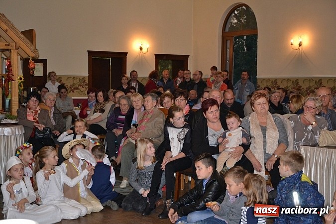 Zdjęcie w galerii na portalu naszraciborz.pl: Biesiada śląska w Zabełkowie - pełna sala w Gościńcu nad strumykiem wiadomości z regionu