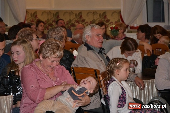 Zdjęcie w galerii na portalu naszraciborz.pl: Biesiada śląska w Zabełkowie - pełna sala w Gościńcu nad strumykiem wiadomości z regionu