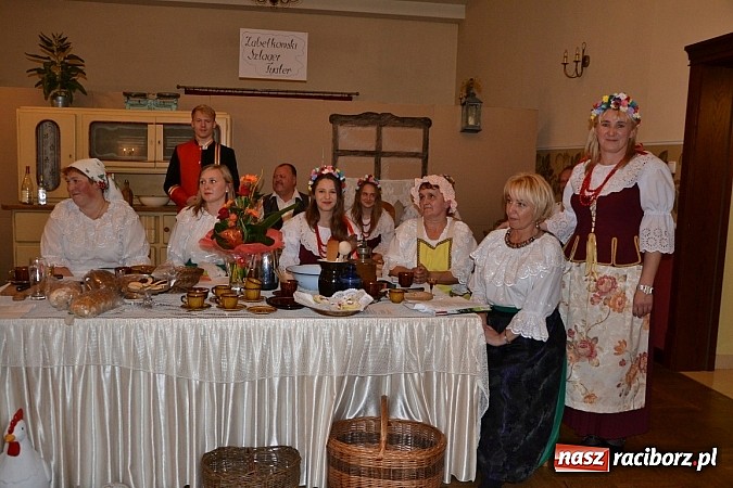Zdjęcie w galerii na portalu naszraciborz.pl: Biesiada śląska w Zabełkowie - pełna sala w Gościńcu nad strumykiem wiadomości z regionu