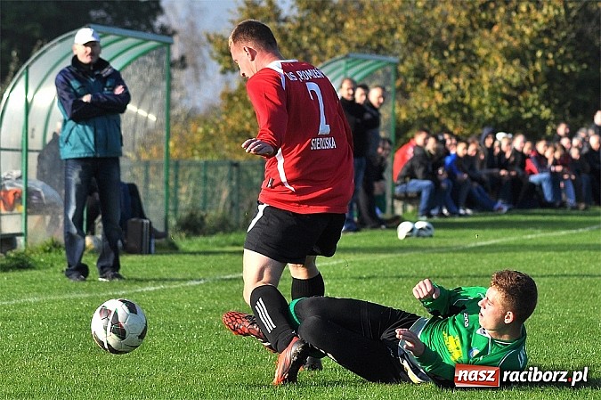 Zdjęcie w galerii na portalu naszraciborz.pl: Brzezie pokonało zdziesiątkowane Siedliska wiadomości z regionu
