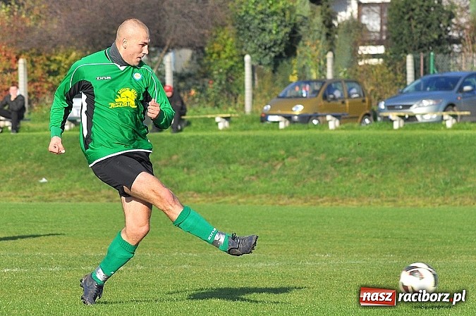 Zdjęcie w galerii na portalu naszraciborz.pl: Brzezie pokonało zdziesiątkowane Siedliska wiadomości z regionu