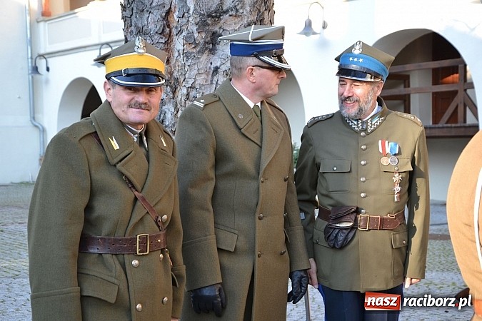 Zdjęcie w galerii na portalu naszraciborz.pl: Ułani mieli dziś musztrę na zamkowym dziedzińcu  wiadomości z regionu