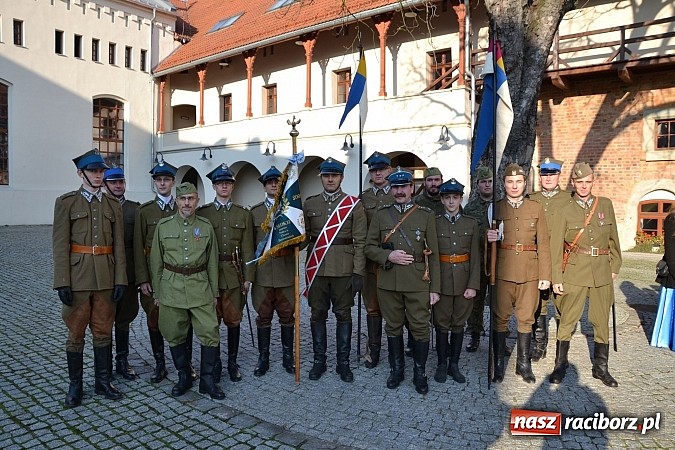 Zdjęcie w galerii na portalu naszraciborz.pl: Ułani mieli dziś musztrę na zamkowym dziedzińcu  wiadomości z regionu