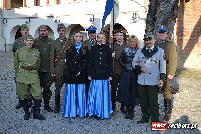 Zdjęcie w galerii na portalu naszraciborz.pl: Ułani mieli dziś musztrę na zamkowym dziedzińcu  wiadomości z regionu