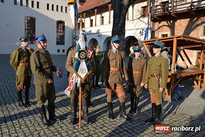 Zdjęcie w galerii na portalu naszraciborz.pl: Ułani mieli dziś musztrę na zamkowym dziedzińcu  wiadomości z regionu