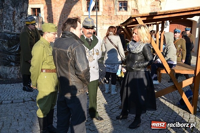 Zdjęcie w galerii na portalu naszraciborz.pl: Ułani mieli dziś musztrę na zamkowym dziedzińcu  wiadomości z regionu