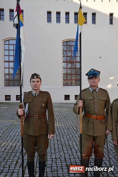 Zdjęcie w galerii na portalu naszraciborz.pl: Ułani mieli dziś musztrę na zamkowym dziedzińcu  wiadomości z regionu