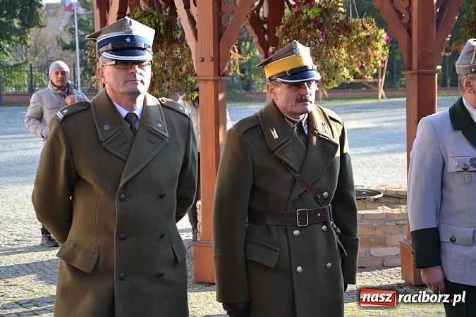 Zdjęcie w galerii na portalu naszraciborz.pl: Ułani mieli dziś musztrę na zamkowym dziedzińcu  wiadomości z regionu