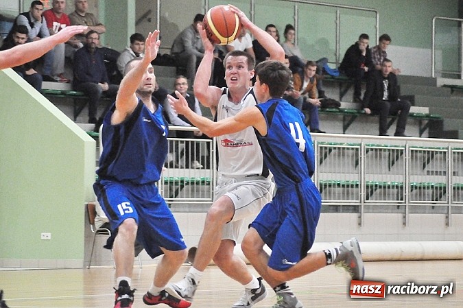 Zdjęcie w galerii na portalu naszraciborz.pl: Koszykówka. Ofensywa pokonała MKS Strzelce Opolskie. 29 oczek do przodu wiadomości z regionu