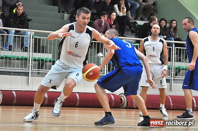 Zdjęcie w galerii na portalu naszraciborz.pl: Koszykówka. Ofensywa pokonała MKS Strzelce Opolskie. 29 oczek do przodu wiadomości z regionu