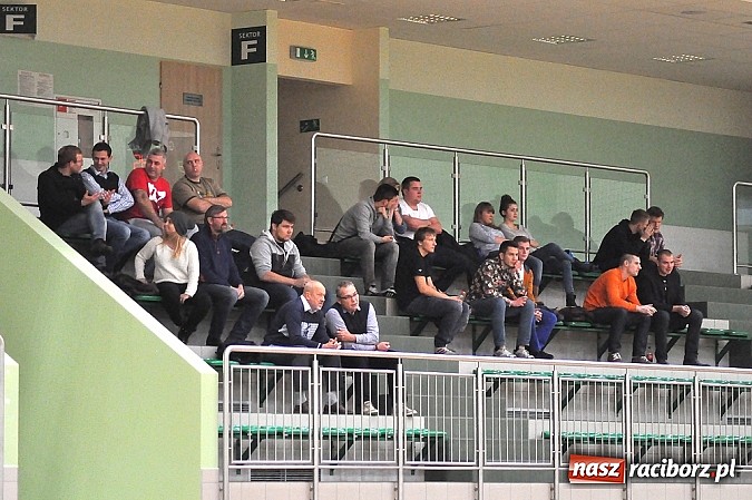 Zdjęcie w galerii na portalu naszraciborz.pl: Koszykówka. Ofensywa pokonała MKS Strzelce Opolskie. 29 oczek do przodu wiadomości z regionu