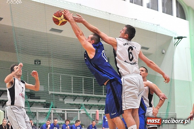 Zdjęcie w galerii na portalu naszraciborz.pl: Koszykówka. Ofensywa pokonała MKS Strzelce Opolskie. 29 oczek do przodu wiadomości z regionu