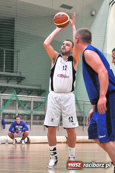Zdjęcie w galerii na portalu naszraciborz.pl: Koszykówka. Ofensywa pokonała MKS Strzelce Opolskie. 29 oczek do przodu wiadomości z regionu