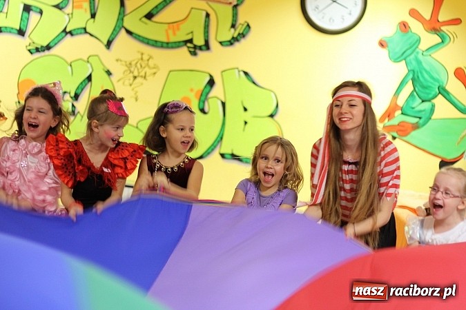 Zdjęcie w galerii na portalu naszraciborz.pl: W Crazy Club słońce świeci cały rok wiadomości z regionu