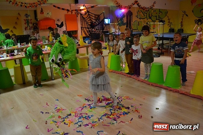 Zdjęcie w galerii na portalu naszraciborz.pl: W Crazy Club słońce świeci cały rok wiadomości z regionu