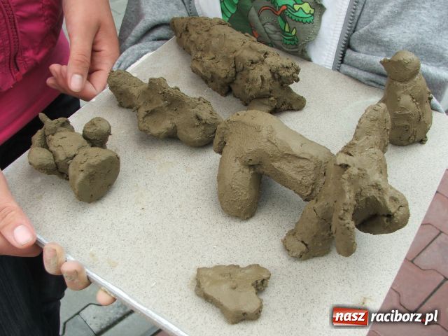 Zdjęcie w galerii na portalu naszraciborz.pl: Zostały po nich zwierzątka z gliny wiadomości z regionu