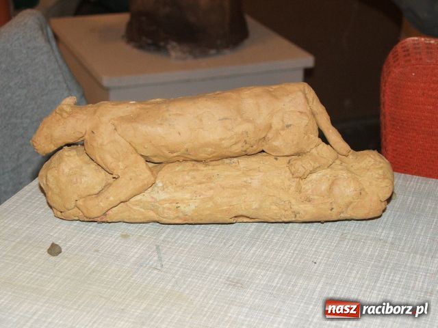 Zdjęcie w galerii na portalu naszraciborz.pl: Zostały po nich zwierzątka z gliny wiadomości z regionu