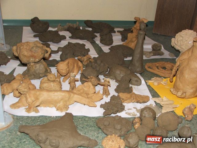 Zdjęcie w galerii na portalu naszraciborz.pl: Zostały po nich zwierzątka z gliny wiadomości z regionu