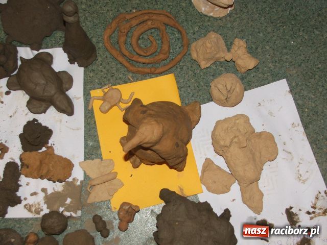 Zdjęcie w galerii na portalu naszraciborz.pl: Zostały po nich zwierzątka z gliny wiadomości z regionu