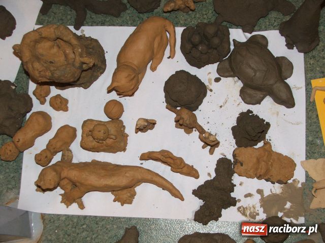 Zdjęcie w galerii na portalu naszraciborz.pl: Zostały po nich zwierzątka z gliny wiadomości z regionu