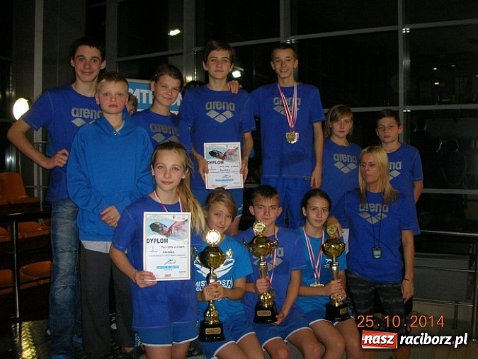 Zdjęcie w galerii na portalu naszraciborz.pl: Pływanie. Dobre starty młodych pływaków wiadomości z regionu