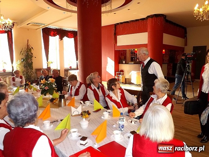 Zdjęcie w galerii na portalu naszraciborz.pl: Jesień życia też może być piękna. Dzień Seniora w restauracji Raciborskiej wiadomości z regionu