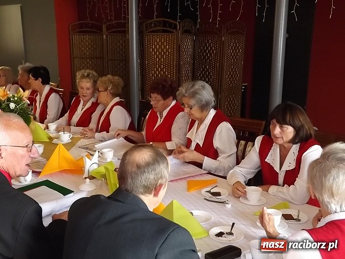 Zdjęcie w galerii na portalu naszraciborz.pl: Jesień życia też może być piękna. Dzień Seniora w restauracji Raciborskiej wiadomości z regionu