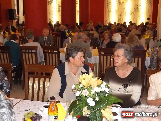 Zdjęcie w galerii na portalu naszraciborz.pl: Jesień życia też może być piękna. Dzień Seniora w restauracji Raciborskiej wiadomości z regionu