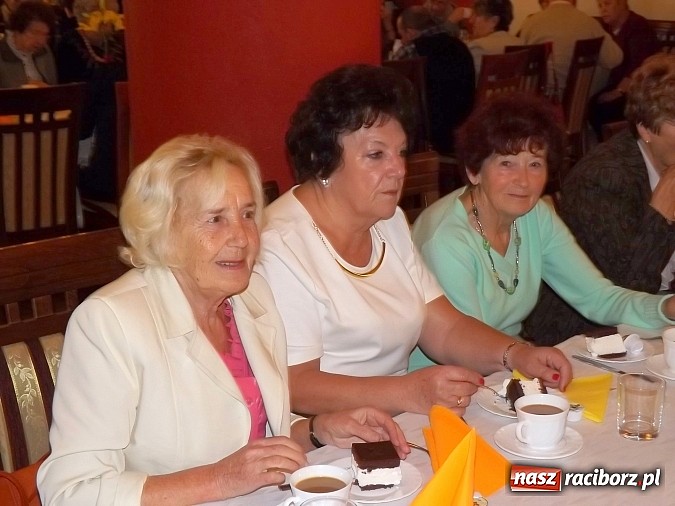 Zdjęcie w galerii na portalu naszraciborz.pl: Jesień życia też może być piękna. Dzień Seniora w restauracji Raciborskiej wiadomości z regionu